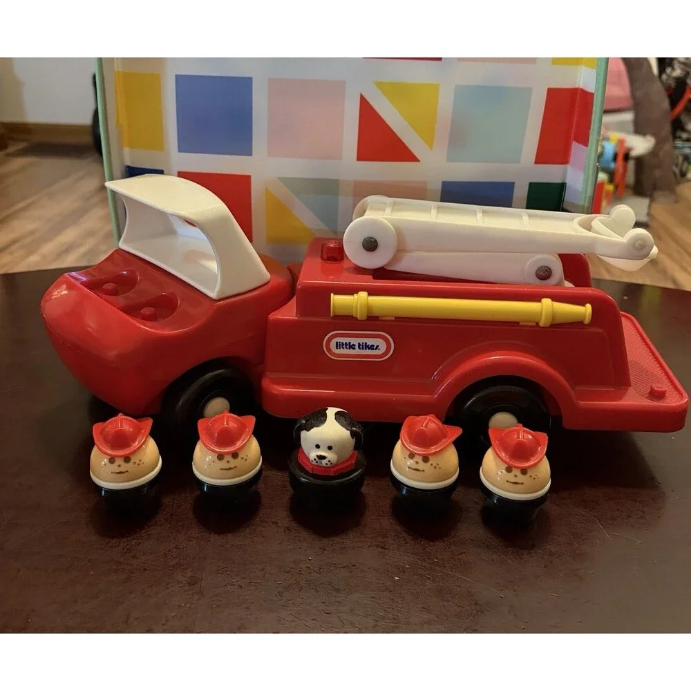 Vintage Little Tikes Toddle Tots Fire Truck Engine 4 Firefighters & Dog